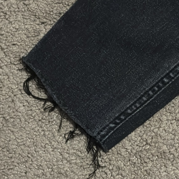 A&F Ankle Jean High Rise Sz 26/2R-Black-Holes @ Knees-Raw Edge Hem-70% Cotton - Picture 5 of 13